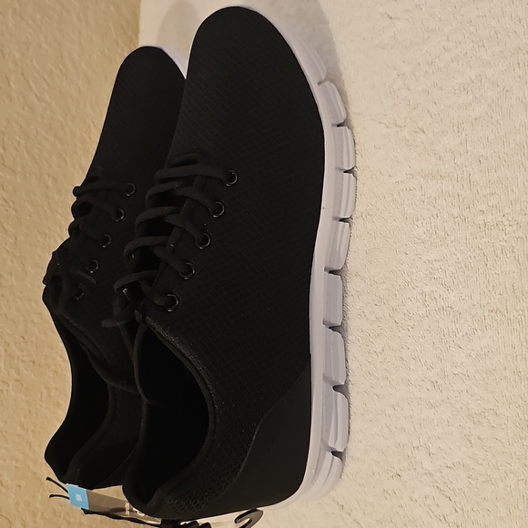 NEW Pro Player Men's Lace Up Athletic Shoe Size 12 Black/White - Picture 2 of 11